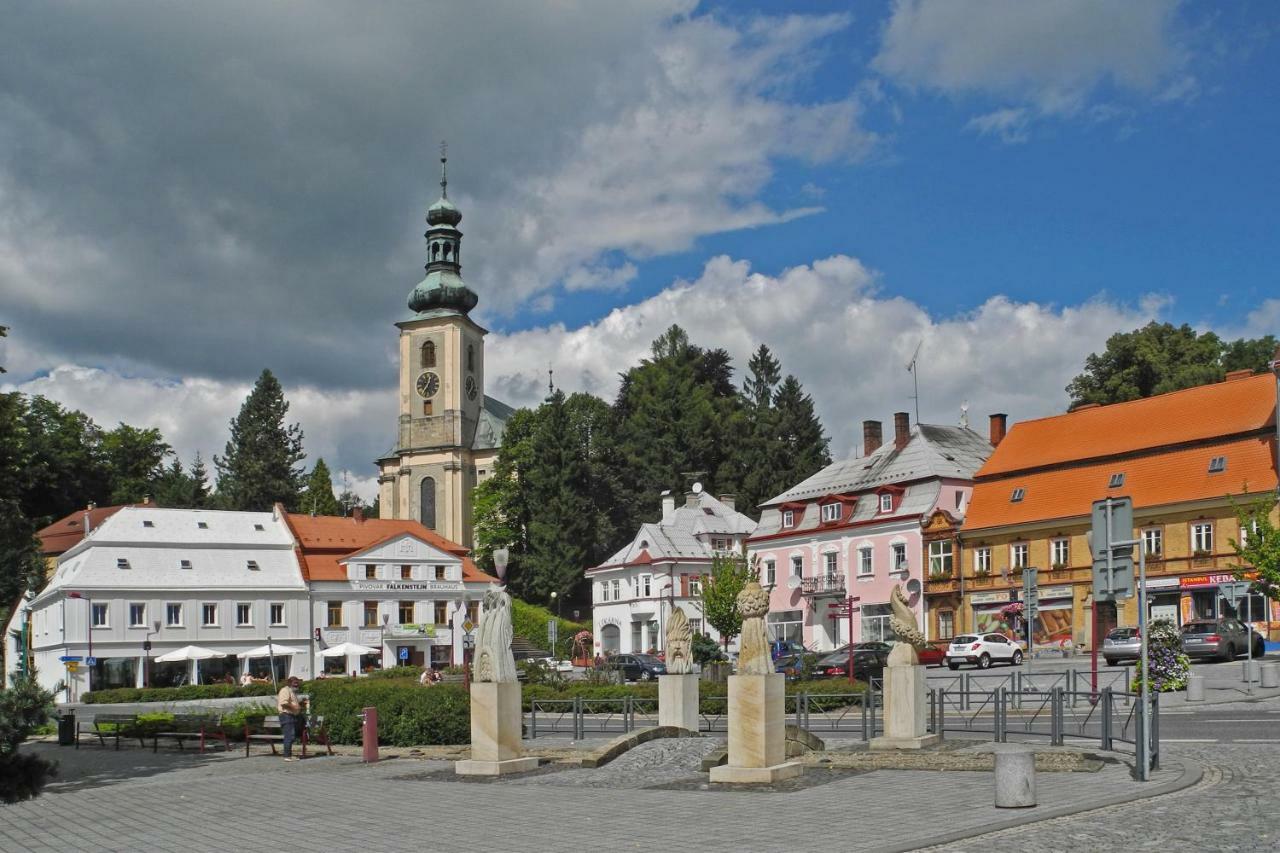 Dum U Sipku Hotel Krásná Lípa Bagian luar foto